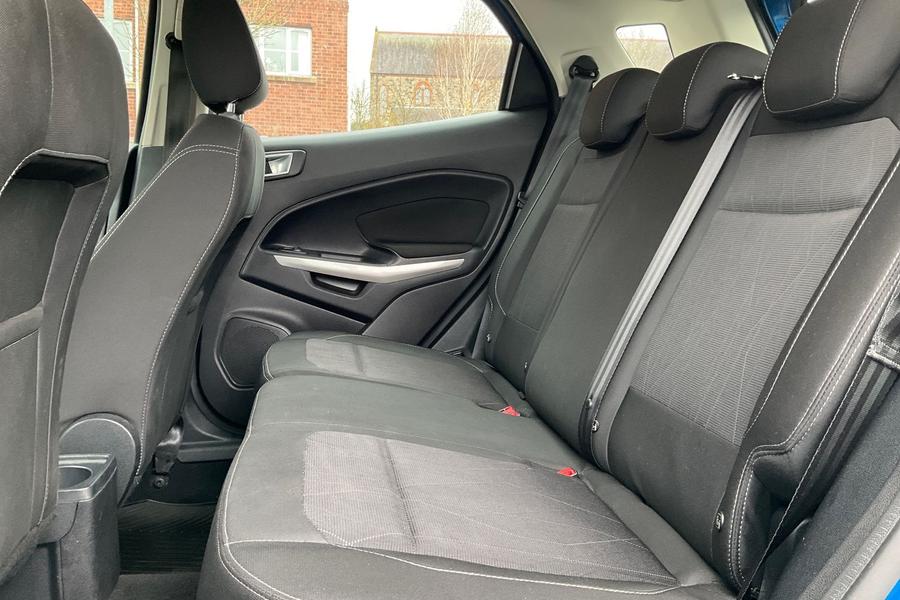 Ford ECOSPORT Photo autoimg-eeae5bc5b79e594bd8a049b63ccdfe88ba6ea12c.jpg