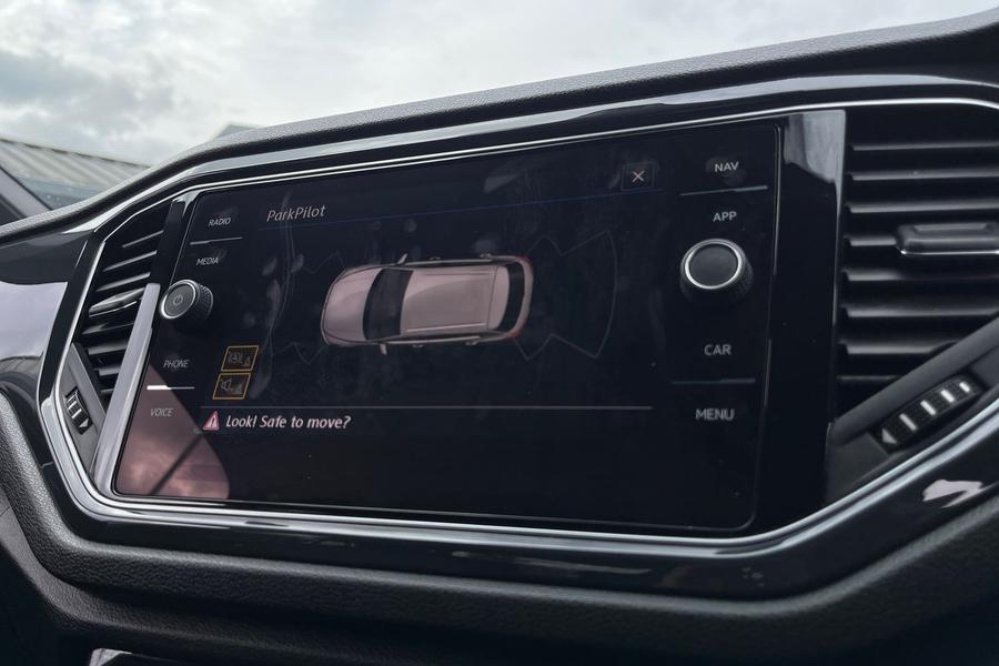 Volkswagen T-Roc Photo autoimg-eeae741b5fd50bb88ce65ec0ae0a3f6ce0e3a272.jpg