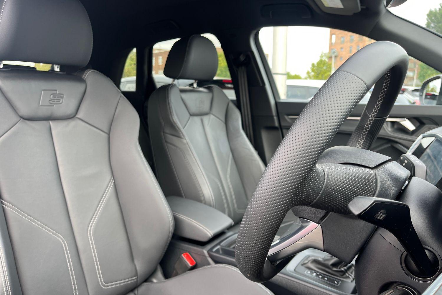 Audi Q3 Photo 16