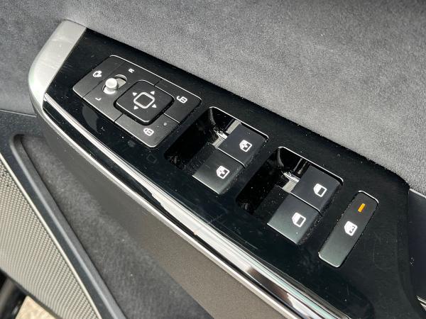 Kia EV6 Photo autoimg-eeb25993565e7b39e48e9fbf0262ad608c6db105.jpg