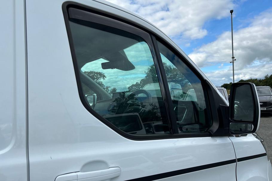 Used Ford TRANSIT CUSTOM NL23PXA 31