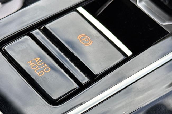 VOLKSWAGEN Golf Photo 38