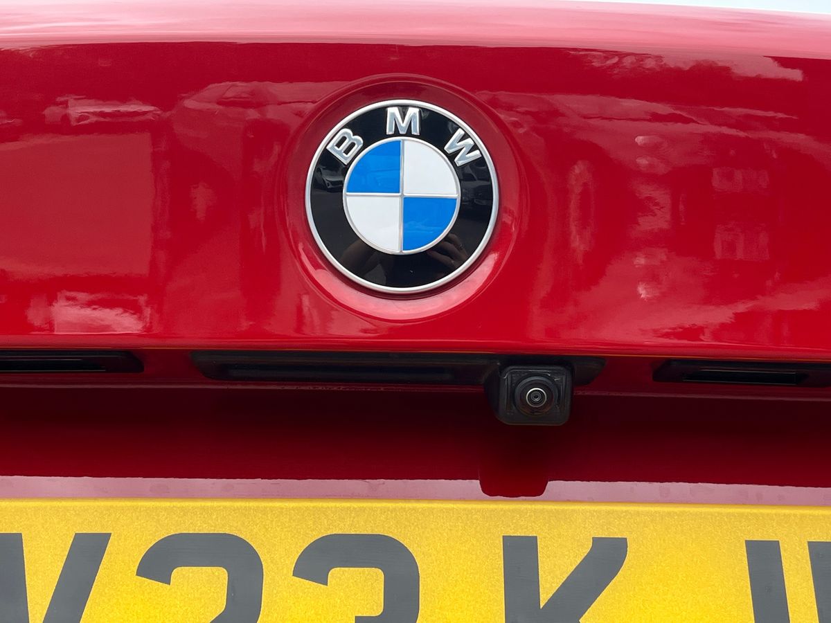 BMW 3 Series Photo 21