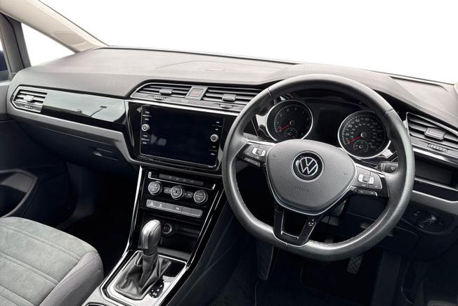 VOLKSWAGEN Touran Photo 6