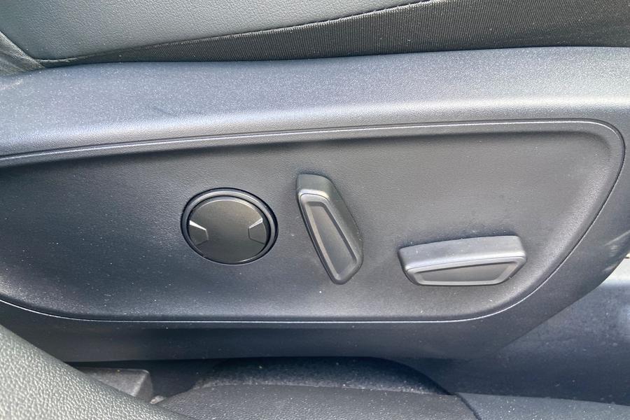 Ford KUGA Photo autoimg-eebe2ea2c91740787202d0b03903af77a18c8764.jpg