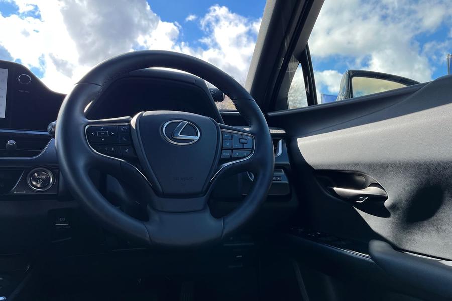 Lexus UX Photo autoimg-eebf200a33456843a990be27722cf8cabed5ac9e.jpg