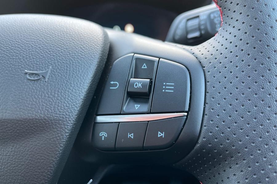 Ford KUGA Photo autoimg-eec1403cfa0a9368cfb13842525a62c6a00a8c3a.jpg