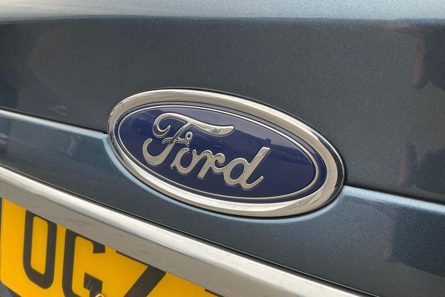 Ford MONDEO Photo autoimg-eec9168f253b112425071fe317822b1a322290f2.jpg