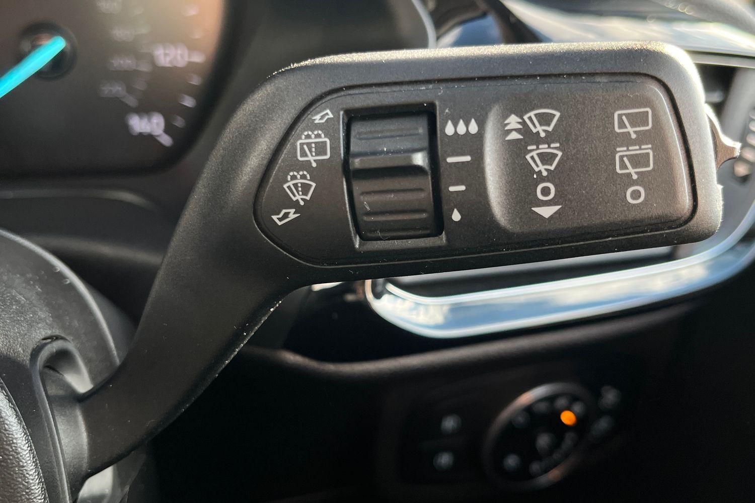 Ford FIESTA Photo 14