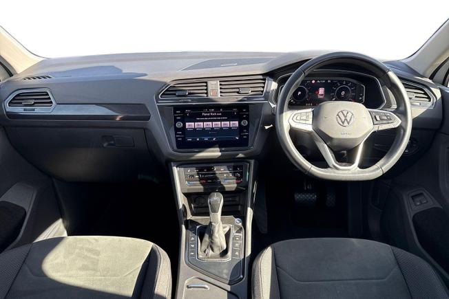 VOLKSWAGEN Tiguan Photo 10