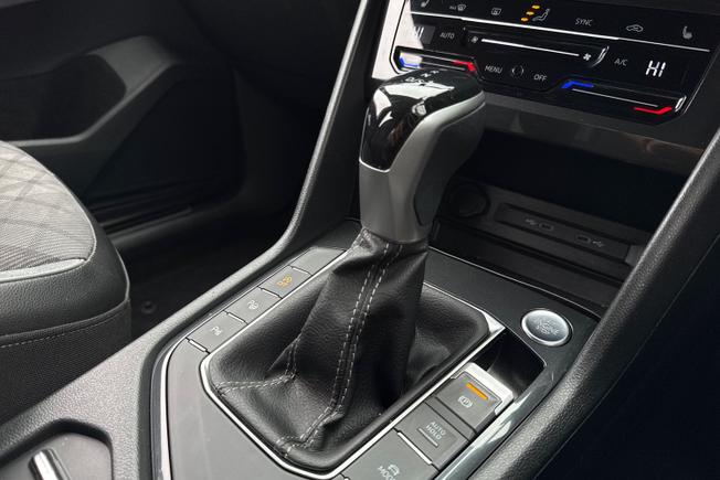 VOLKSWAGEN Tiguan Photo 22