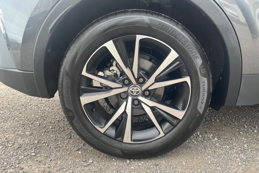 Toyota C-HR Photo autoimg-eecdd3a8e06f59b8f3aeb4ce57962c4dba251b71.jpg