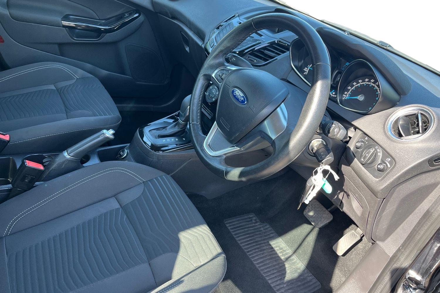 Ford Fiesta Photo 8