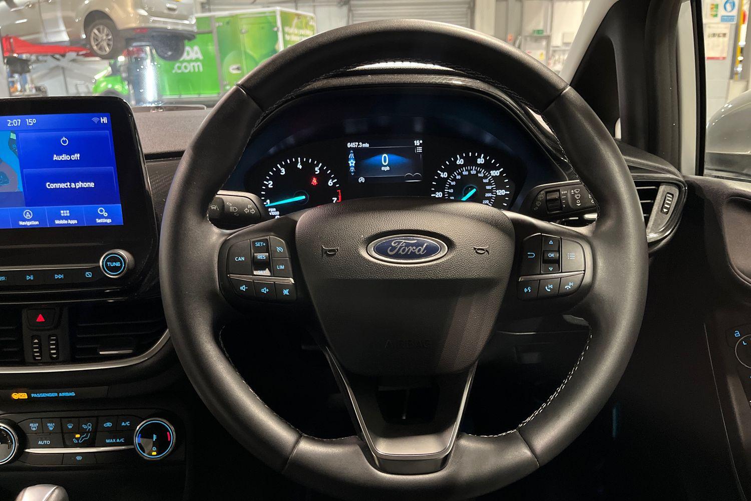Ford FIESTA Photo 11