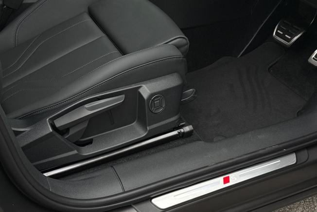 Audi Q3 SUV Photo 34