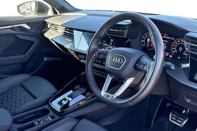 AUDI RS3 Photo 6