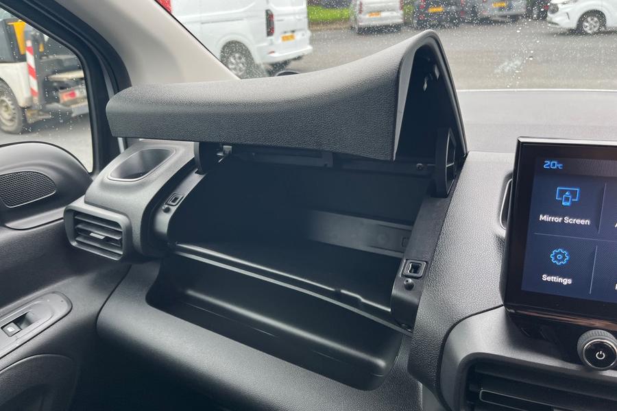 Peugeot PARTNER Photo autoimg-eed8c4cd30cdd19055c8882fd4c0b12cebf09d44.jpg