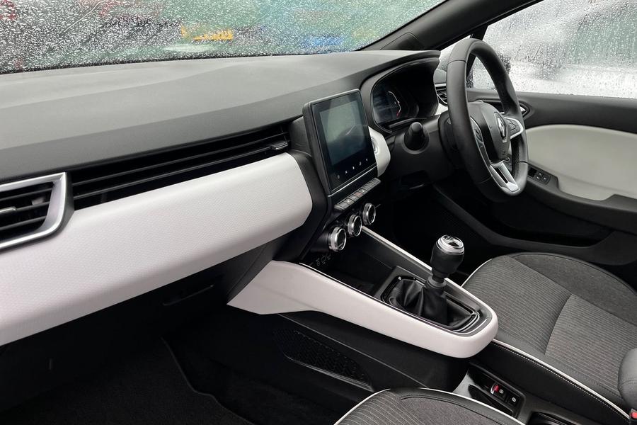 Renault Clio Photo autoimg-eedd17f0ec75199f0fd18053a05ca15989269405.jpg