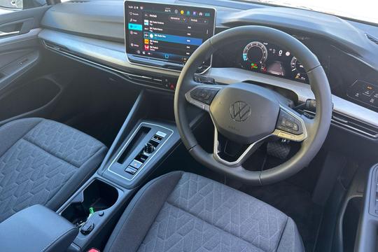 Volkswagen Golf Photo autoimg-eeddee1e5342c4c603504dc74fbb180594202f57.jpg