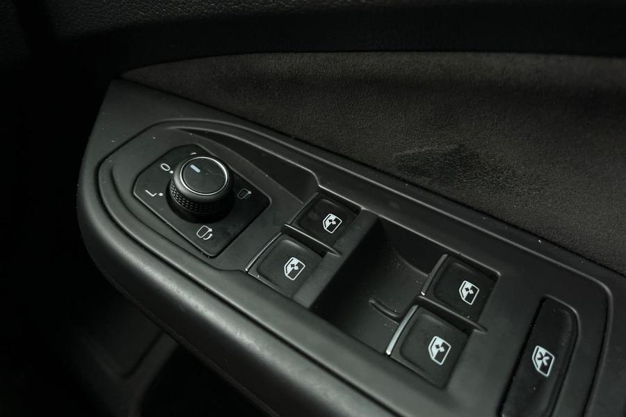 Volkswagen GOLF Photo autoimg-eee4dcd95a8c1f9250d95dec6ca1a469fb065990.jpg