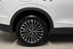 VOLKSWAGEN Tiguan Photo 5