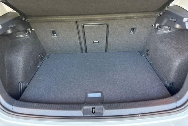 VOLKSWAGEN Golf Photo 12