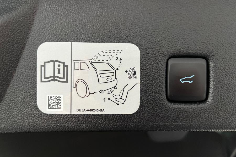 Ford KUGA Photo autoimg-eeec2c34db90a7049929981591ee00c3b9cb2dc0.jpg