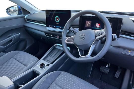 Volkswagen T-roc Photo autoimg-eeede7f923305f30f31d50d1d9635e10214b2e22.jpg