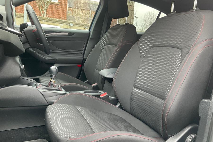 Ford Focus Photo autoimg-eeee2d1d97d5aa57c0006bfbbc75883f3c33ce15.jpg