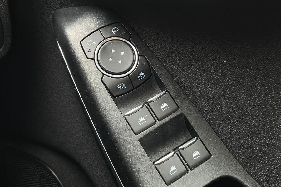 Ford Fiesta Photo autoimg-eef133df5f78d203f30465b59034662e8d050a86.jpg
