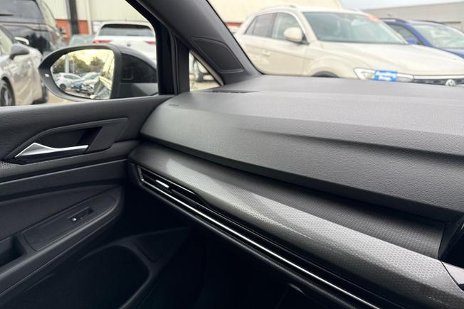 VOLKSWAGEN Golf Photo 31