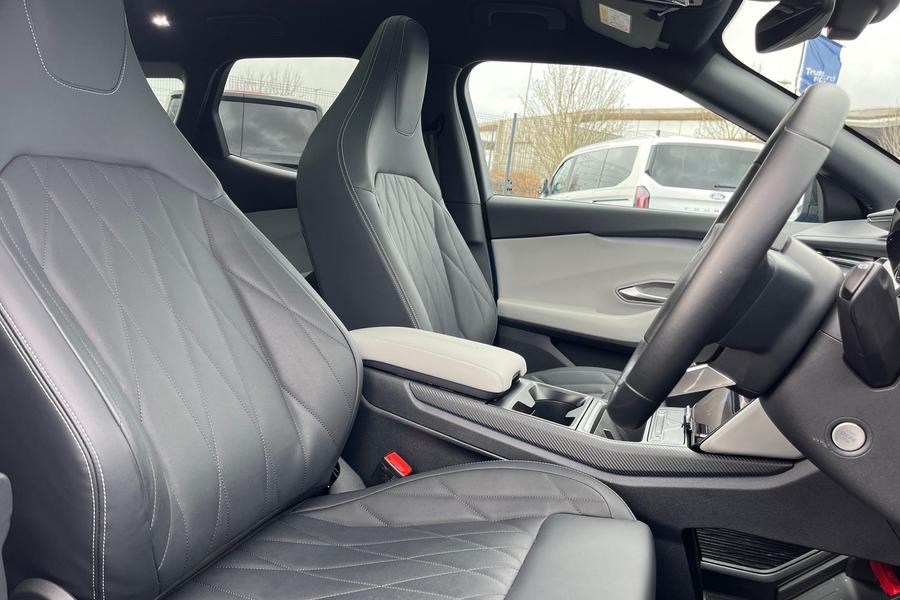 Ford EXPLORER Photo autoimg-eef6ed66438005faa37f1ca2e7464eee92043312.jpg