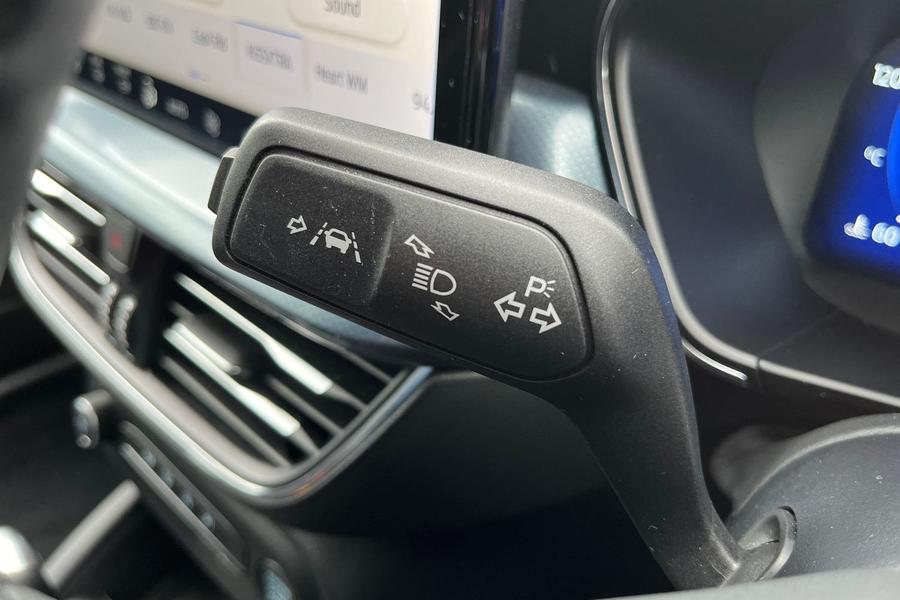 Ford Focus Photo autoimg-eef8bf3686a811ff870d8b039544fcd1952c2220.jpg