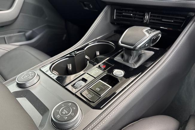 VOLKSWAGEN Touareg Photo 23