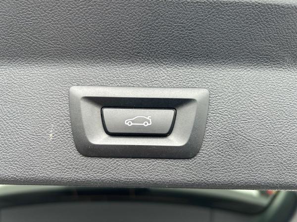BMW X3 Photo autoimg-eef8e31319b4927112438f3d5c23085f1e28d858.jpg