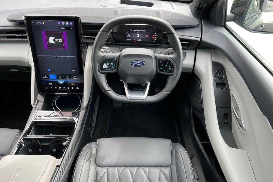 Ford Explorer Photo autoimg-eefc3a37674ed0d112ec62ee86626eeb590235b4.jpg