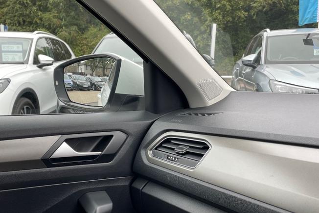 VOLKSWAGEN T-Roc Photo 41
