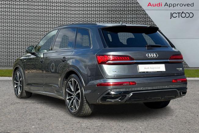 AUDI Q7 Photo 3