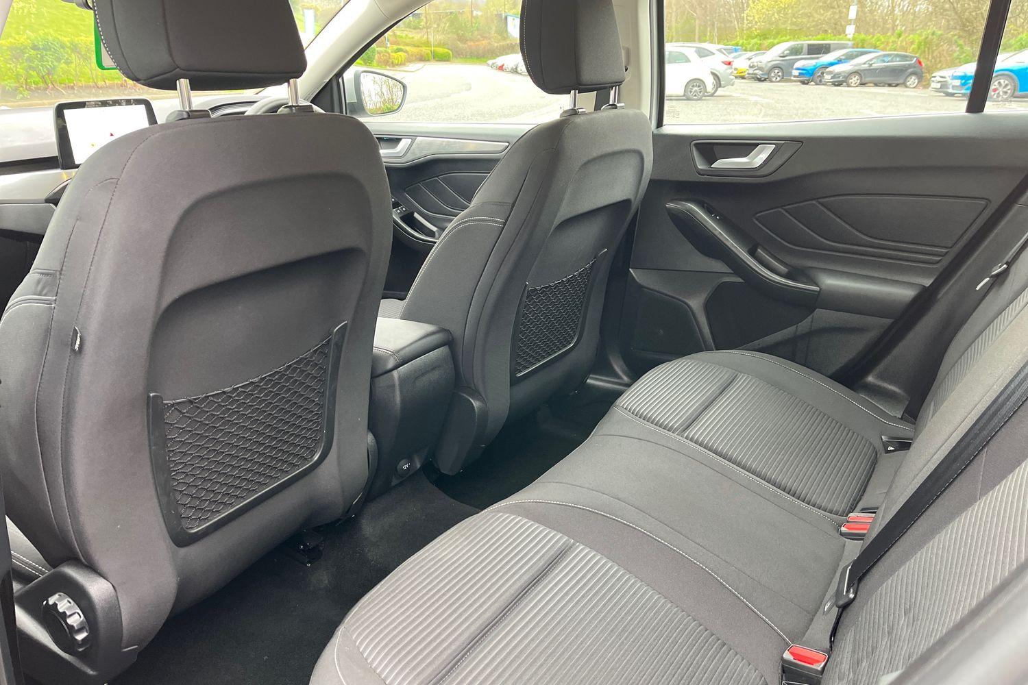 Ford FOCUS Photo 35