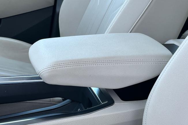 AUDI e-tron Photo 36