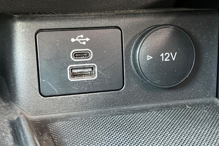 Ford FOCUS Photo autoimg-ef12650e670943fcee1ceb5139e6cc0d488d5250.jpg