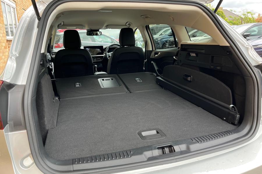 Ford FOCUS Photo autoimg-ef13b9f4e0ade565a60de5d41e3648e20a3fa647.jpg