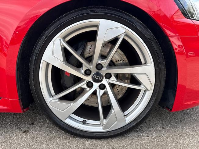 AUDI RS5 Photo 5