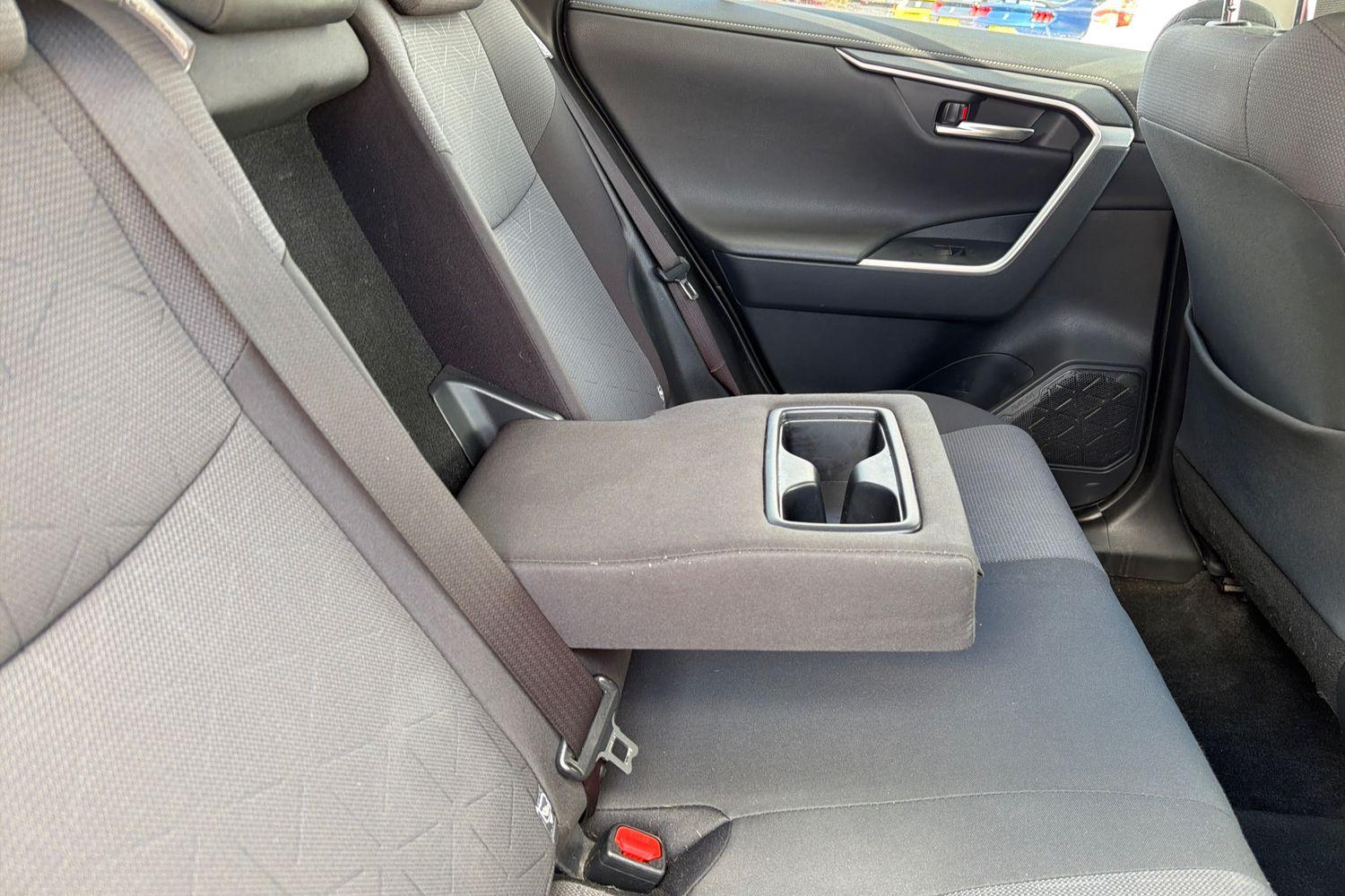 Toyota RAV4 Photo 39