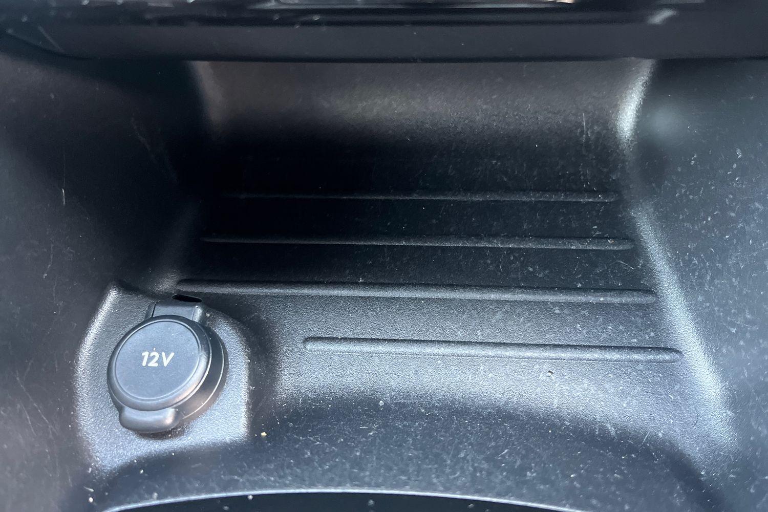 Peugeot 208 Photo 32