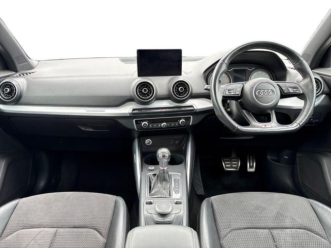 AUDI Sq2 Photo 10