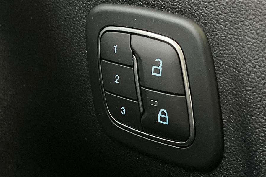 Ford Kuga Photo autoimg-ef196a6d62382fcf99f12476a2c1fc6a299de578.jpg