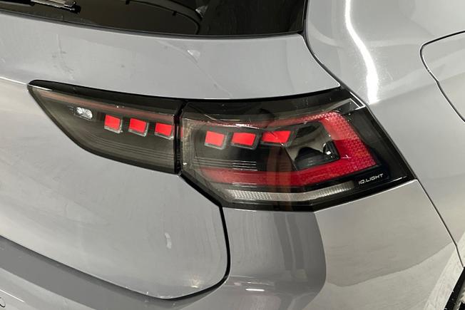 VOLKSWAGEN Golf Photo 18