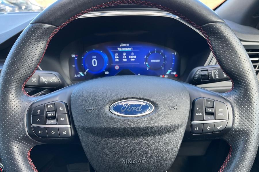 Ford Kuga Photo autoimg-ef1e92b814cee6361adcbfc1fe9737d147cb6a76.jpg