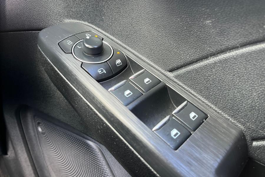 Ford Kuga Photo autoimg-ef1f55575f5beef374288233dedd8f532d25b90d.jpg